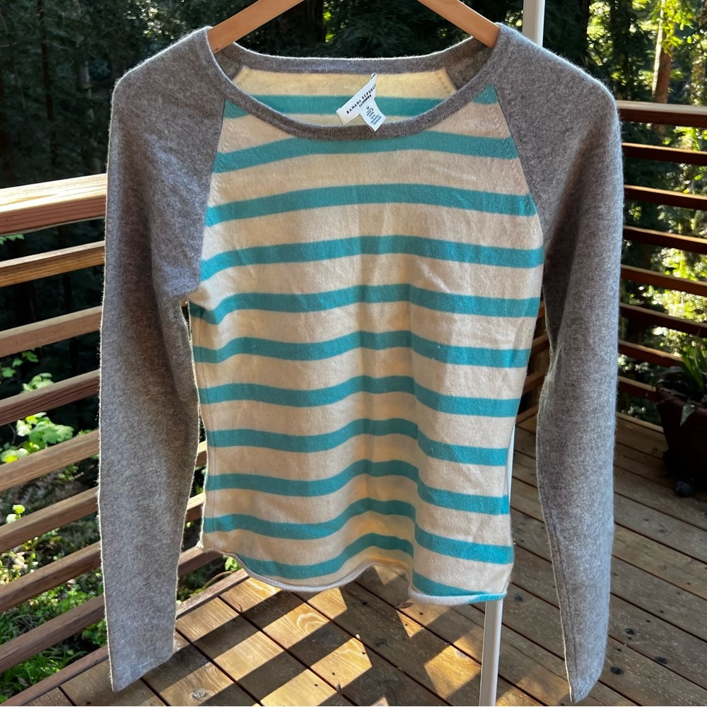 Cashmere JCrew sweater sz small - good used condition. Still so soft!
